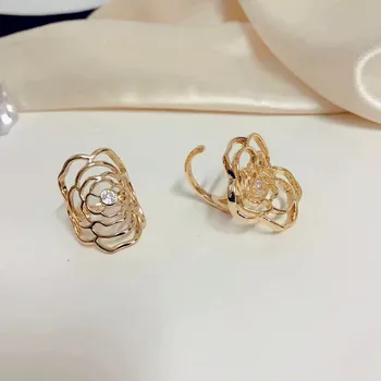 2 styl elegancki rhinestone Kamelia symulacja pierścienie dla kobiet modny delikatny hollow metal otwarte pierścień sławna biżuteria