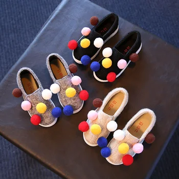 Buty dla dziewczynki miś piłkę pompona słodkie słodkie dzieci buty do biegania dzianiny tkaniny ciepłe zimowe dla dzieci codzienne buty mieszkania słodkie 26-30 partii